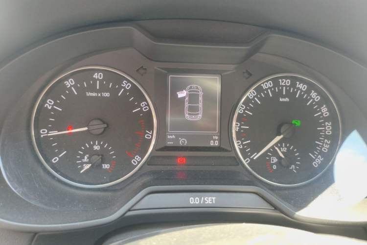 Used Skoda Octavia 2017 1.6L Automatic Smart Drive Edition Instrument Cluster