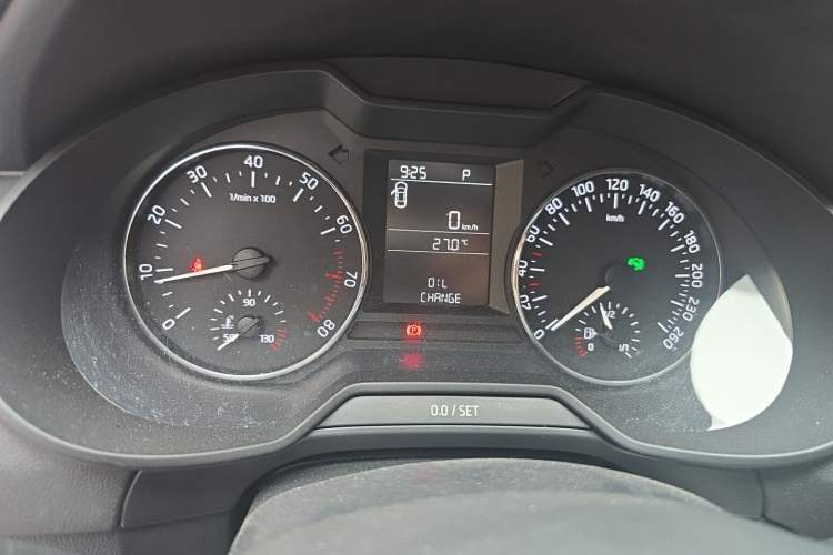 Used Skoda Octavia 2017 Classic Model 1.6L Automatic Comfort Edition Instrument Cluster