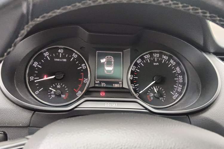Used Skoda Octavia 2017 1.6L Automatic Smart Drive Edition Instrument Cluster
