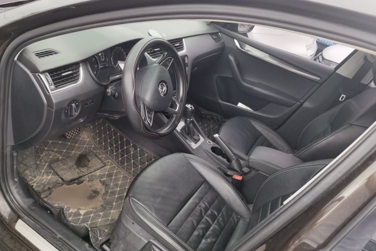 Used Skoda Octavia 2017 1.6L Automatic Smart Drive Edition Interior 1