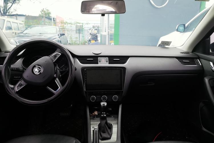 Used Skoda Octavia 2017 1.6L Automatic Smart Drive Edition Interior 2