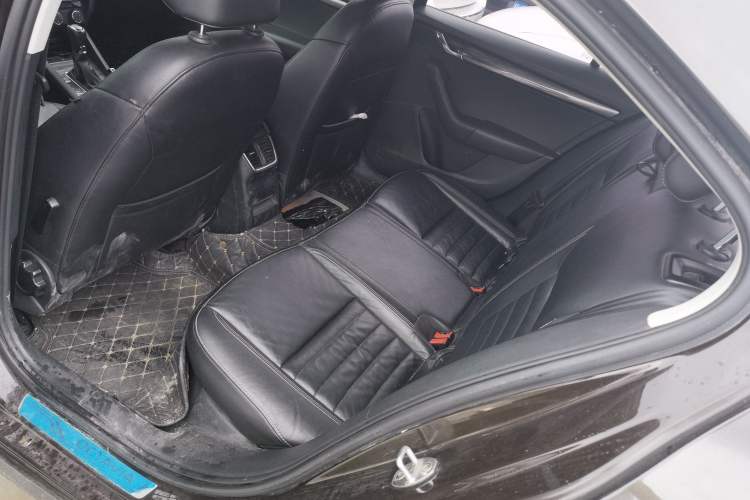 Used Skoda Octavia 2017 1.6L Automatic Smart Drive Edition Interior 3