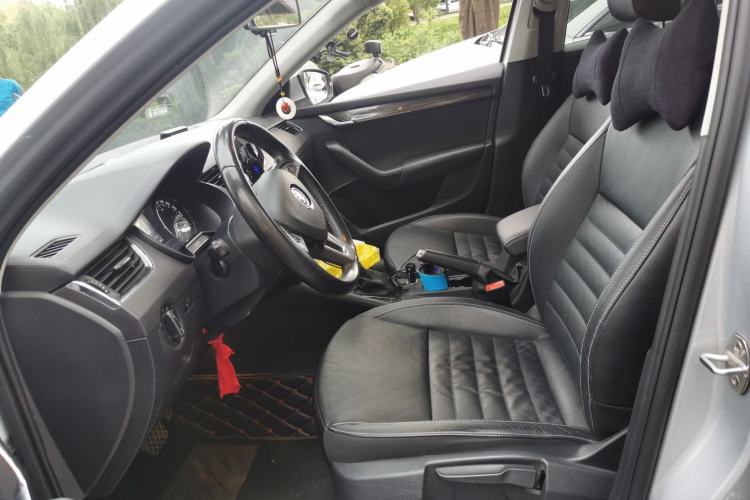 Used Skoda Octavia 2017 1.6L Automatic Smart Drive Edition Left Front Seat