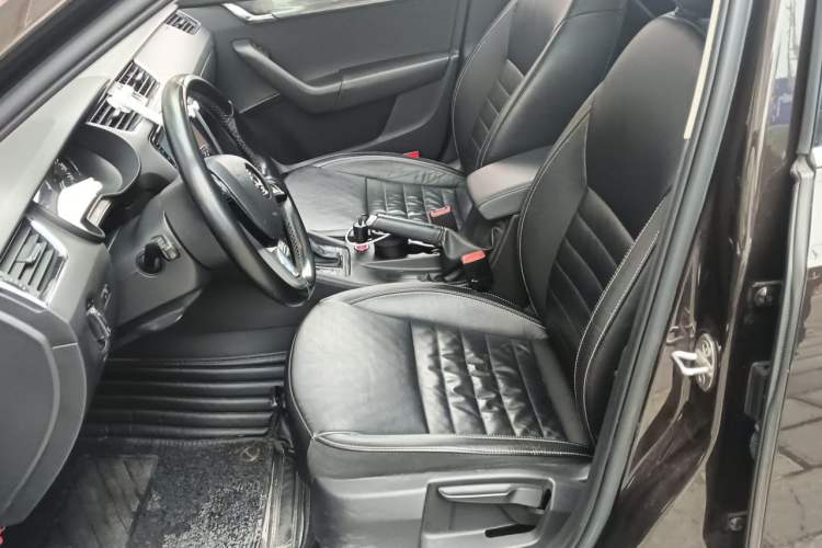 Used Skoda Octavia 2017 1.6L Automatic Smart Drive Edition Left Front Seat