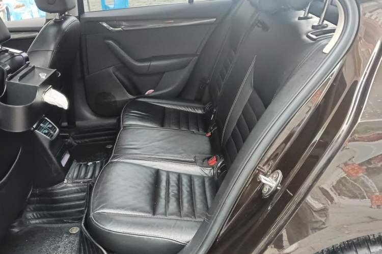 Used Skoda Octavia 2017 1.6L Automatic Smart Drive Edition Left Rear Seat
