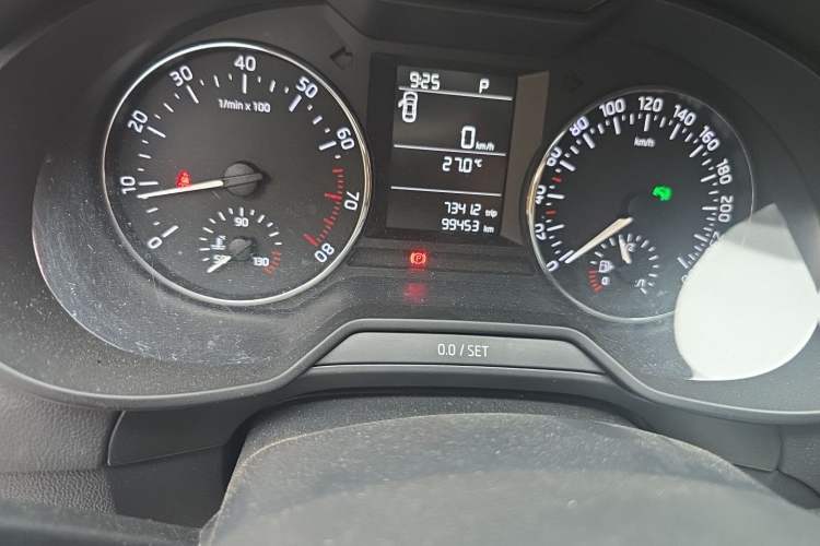 Used Skoda Octavia 2017 Classic Model 1.6L Automatic Comfort Edition Odometer Close Up