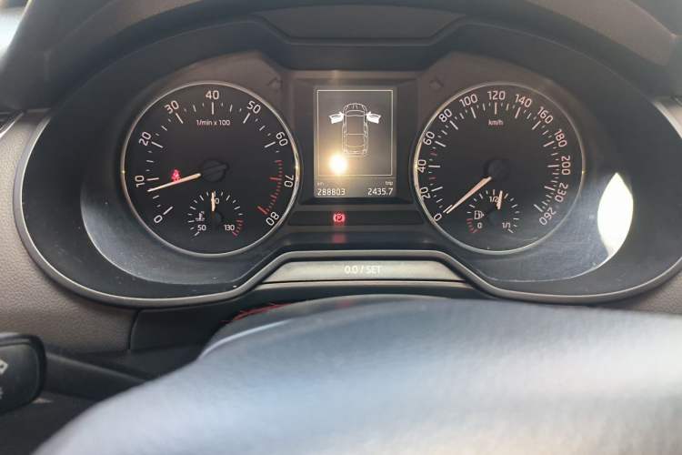 Used Skoda Octavia 2017 1.6L Manual Smart Drive Edition Odometer Close Up