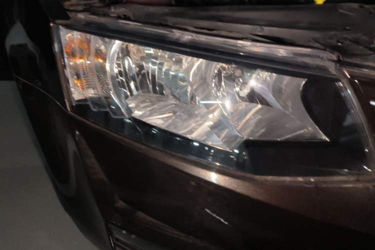 Used Skoda Octavia 2017 1.6L Automatic Smart Drive Edition Right Front Headlight
