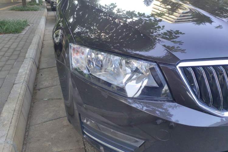 Used Skoda Octavia 2017 1.6L Automatic Chuanxing Edition Right Front Headlight