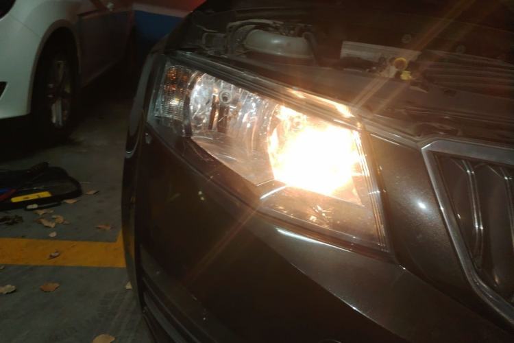 Used Skoda Octavia 2017 1.6L Automatic Smart Drive Edition Right Front Headlight