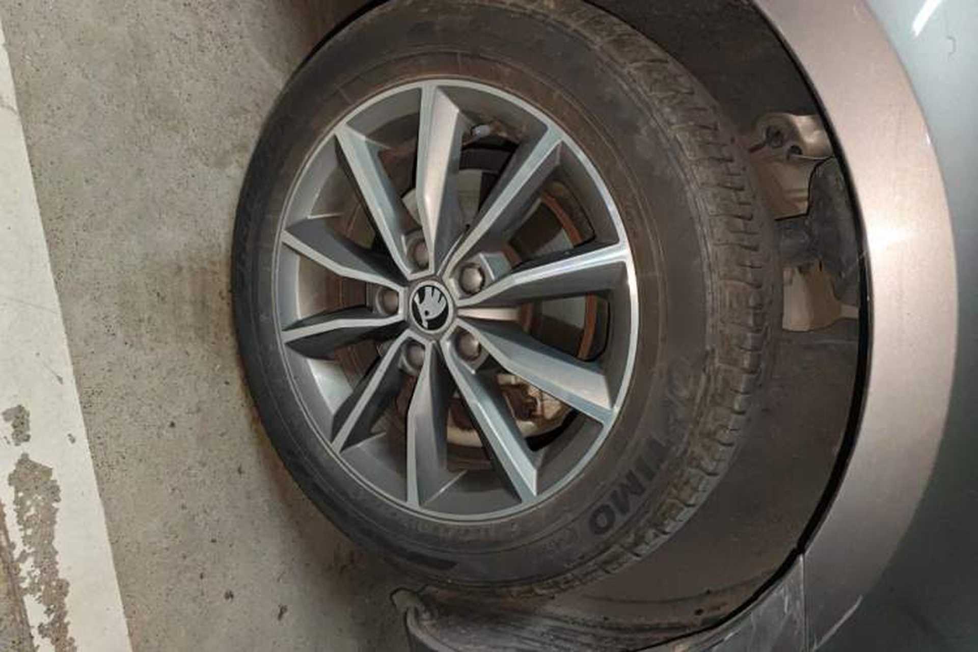 Used Skoda Octavia 2017 1.6L Automatic Chuanxing Edition Right Front Wheel Hub