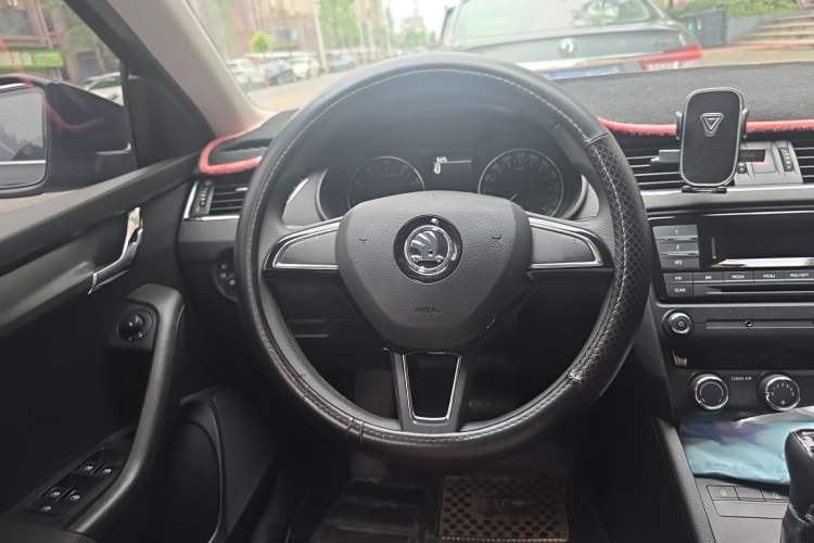 Used Skoda Octavia 2017 Classic Model 1.6L Automatic Comfort Edition Steering Wheel