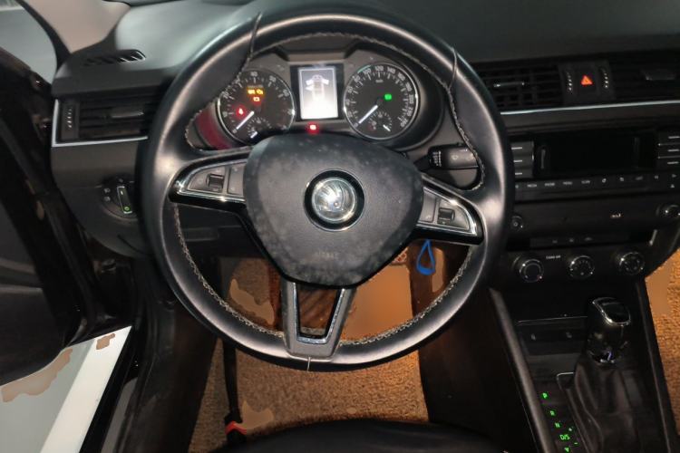 Used Skoda Octavia 2017 1.6L Automatic Smart Drive Edition Steering Wheel