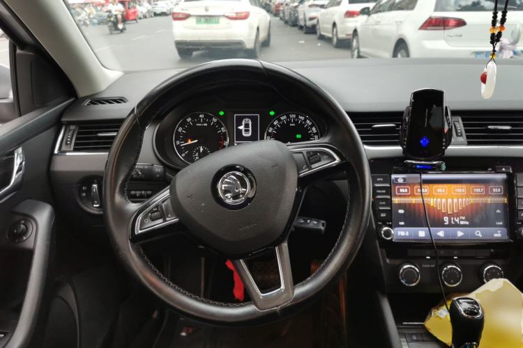 Used Skoda Octavia 2017 1.6L Automatic Smart Drive Edition Steering Wheel