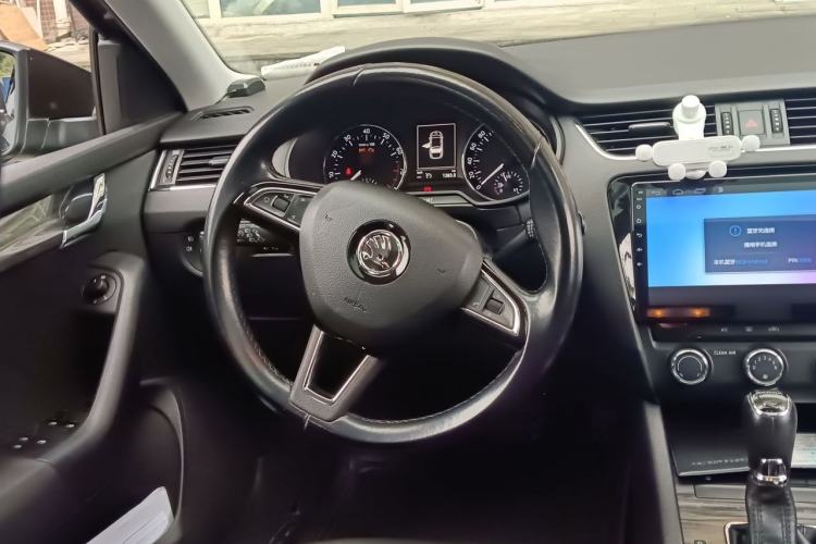Used Skoda Octavia 2017 1.6L Automatic Smart Drive Edition Steering Wheel