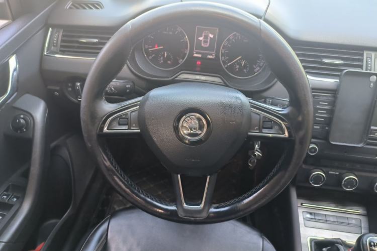 Used Skoda Octavia 2017 1.6L Manual Smart Drive Edition Steering Wheel