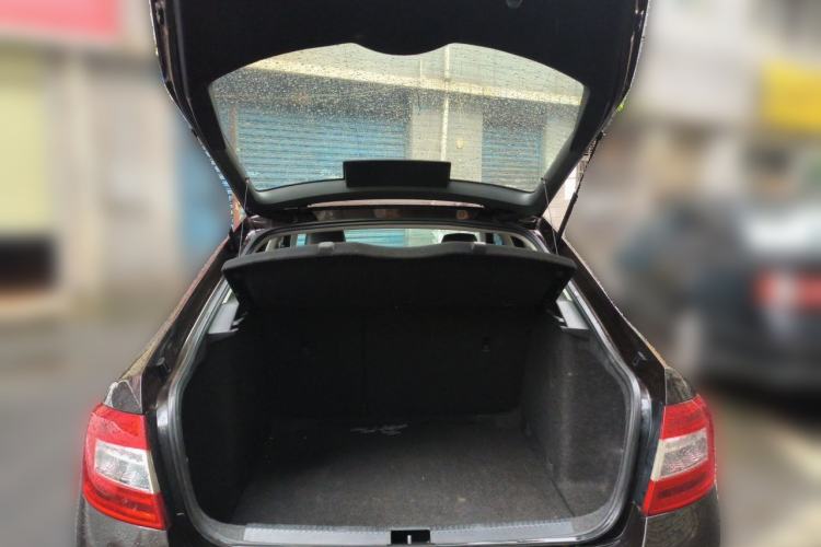Used Skoda Octavia 2017 1.6L Automatic Chuanxing Edition Trunk