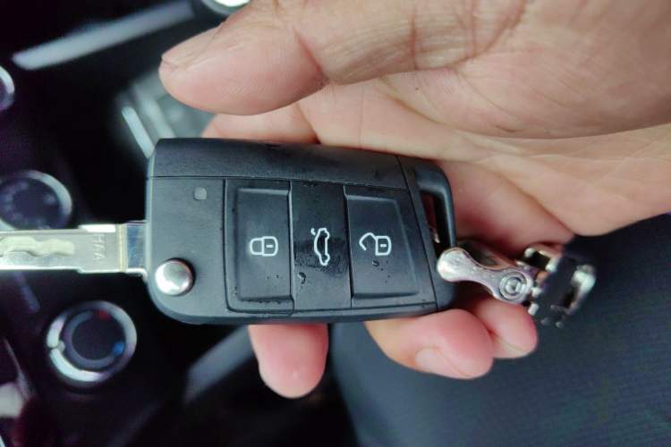 Used Skoda Octavia 2017 1.6L Manual Smart Drive Edition Vehicle Key