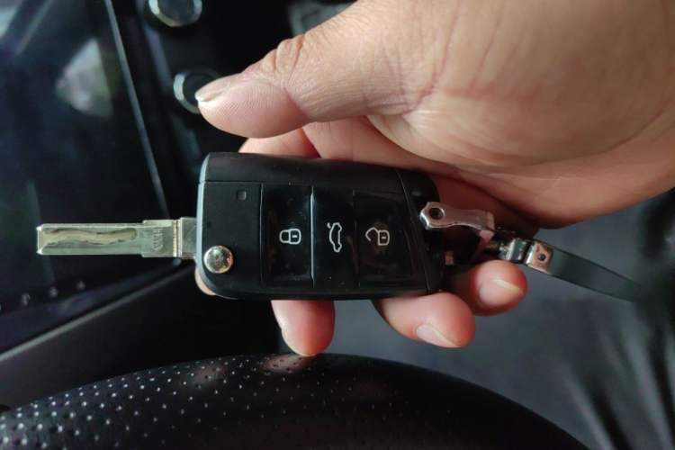 Used Skoda Octavia 2017 1.6L Manual Front-Wheel-Drive Version Vehicle Key