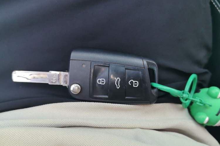 Used Skoda Octavia 2017 1.6L Manual Smart Drive Edition Vehicle Key