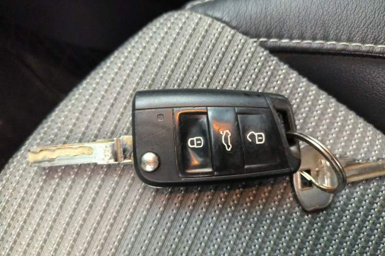 Used Skoda Octavia 2017 1.6L Automatic Chuanxing Edition Vehicle Key