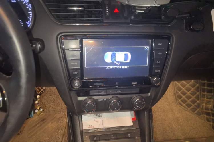 Used Skoda Octavia 2017 1.6L Manual Smart Drive Edition Audio And AC Panel