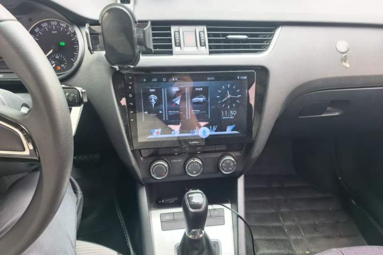 Used Skoda Octavia 2017 1.6L Automatic Chuanxing Edition Audio And AC Panel