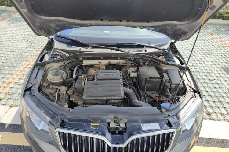 Used Skoda Octavia 2017 1.6L Automatic Smart Drive Edition Engine Bay
