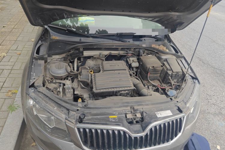 Used Skoda Octavia 2017 1.6L Automatic Chuanxing Edition Engine Bay