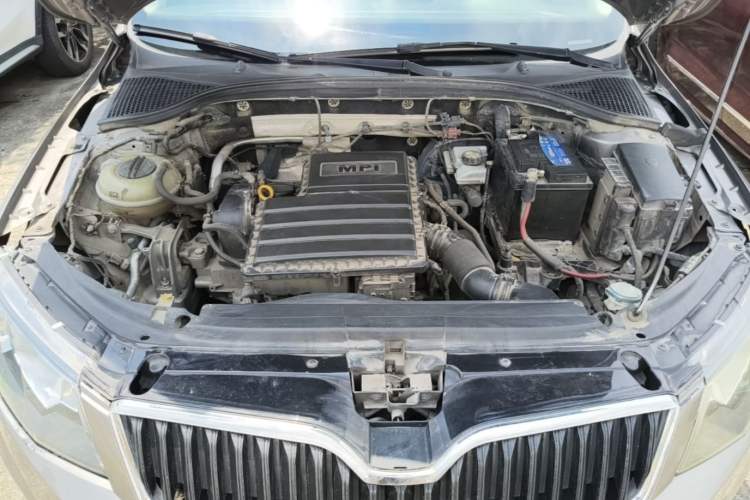 Used Skoda Octavia 2017 1.6L Automatic Chuanxing Edition Engine Bay