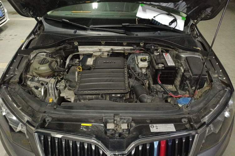 Used Skoda Octavia 2017 1.6L Manual Smart Drive Edition Engine Bay