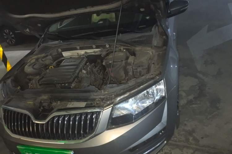 Used Skoda Octavia 2017 1.6L Manual Smart Drive Edition Engine Bay Left