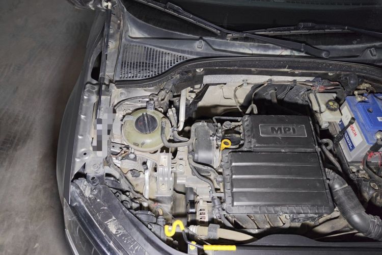 Used Skoda Octavia 2017 1.6L Automatic Smart Drive Edition Engine Bay Right