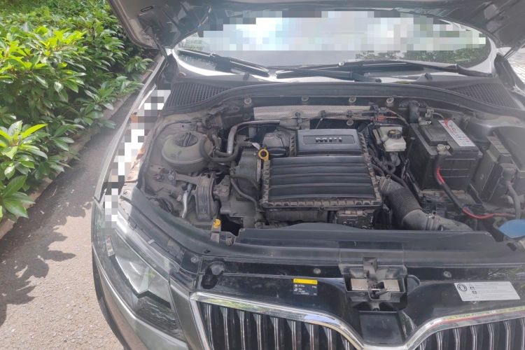 Used Skoda Octavia 2017 1.6L Automatic Smart Drive Edition Engine Bay Right