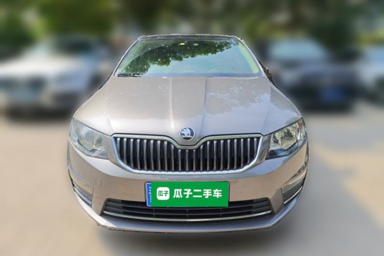 Used Skoda Octavia 2017 1.6L Automatic Smart Drive Edition Front