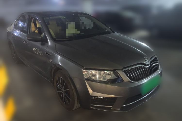Used Skoda Octavia 2017 1.6L Manual Smart Drive Edition Front Right 45 Deg