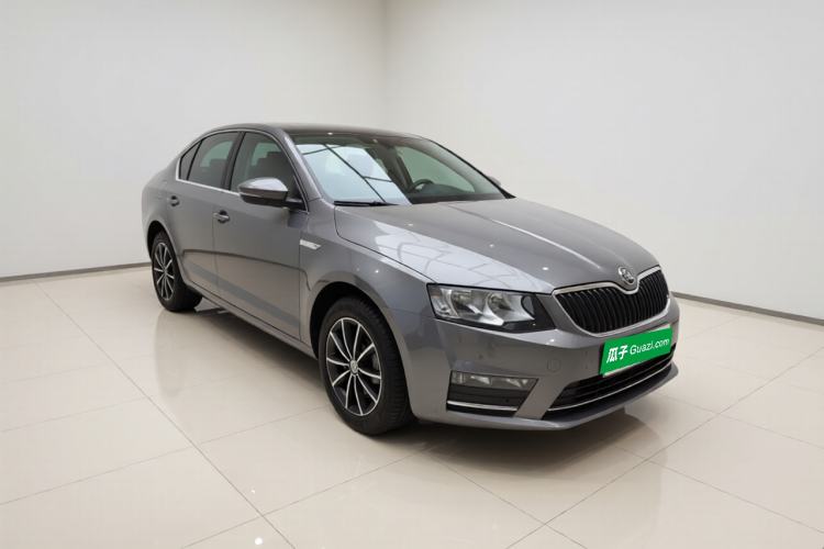 Used Skoda Octavia 2017 1.6L Automatic Smart Drive Edition Front Right 45 Deg