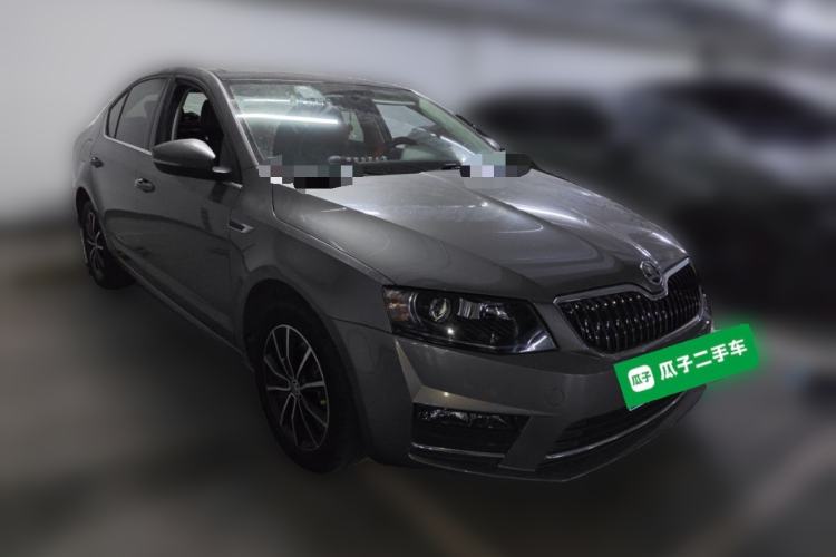 Used Skoda Octavia 2017 1.6L Automatic Smart Drive Edition Front Right 45 Deg