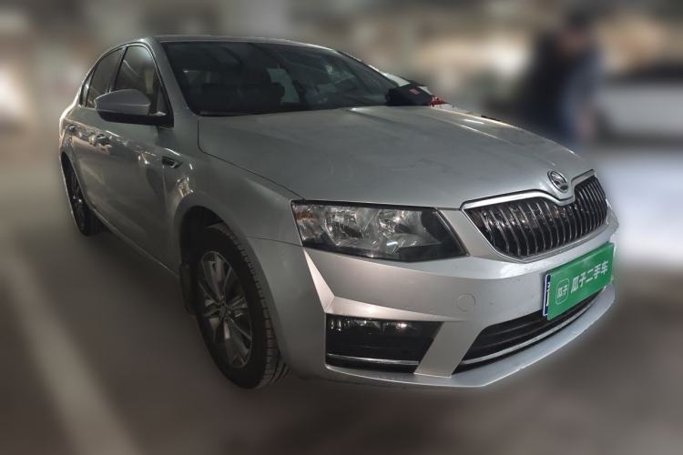 Used Skoda Octavia 2017 1.6L Automatic Smart Drive Edition Front Right 45 Deg