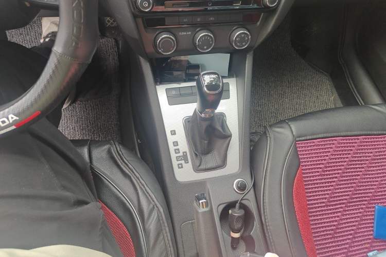 Used Skoda Octavia 2017 1.6L Automatic Chuanxing Edition Gear Lever