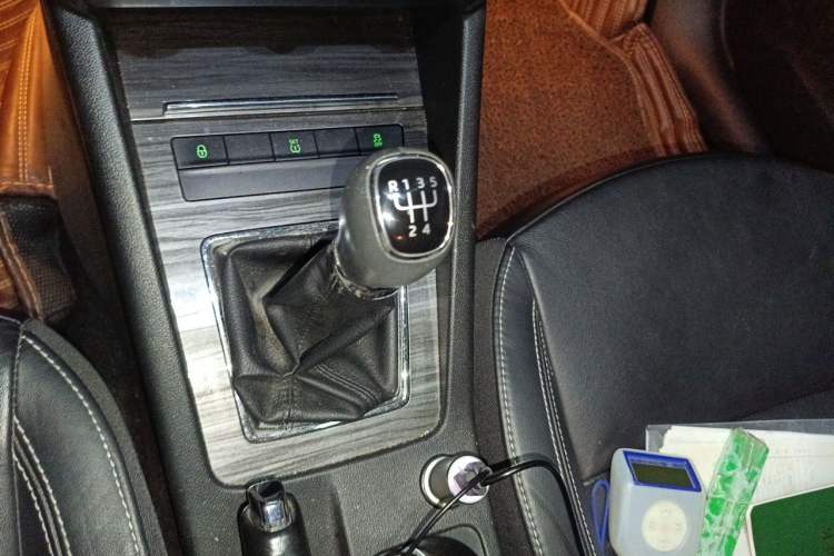 Used Skoda Octavia 2017 1.6L Manual Smart Drive Edition Gear Lever
