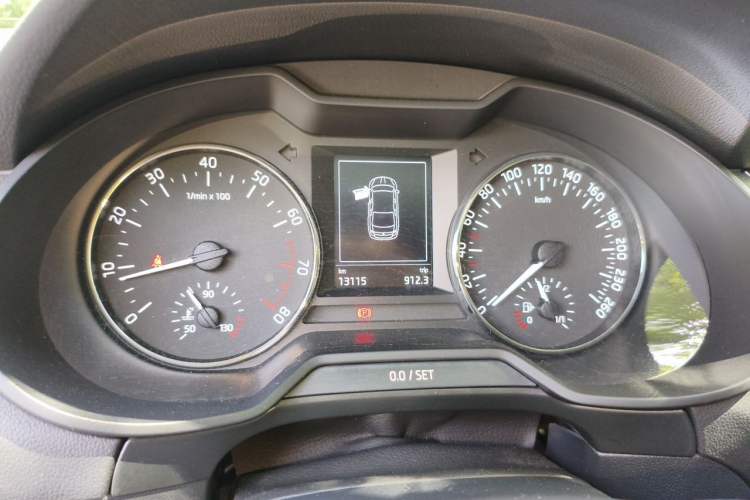 Used Skoda Octavia 2017 1.6L Automatic Smart Drive Edition Instrument Cluster