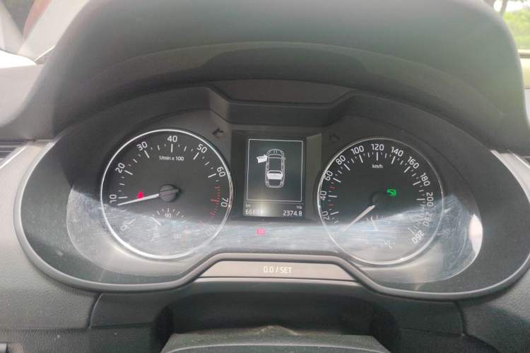 Used Skoda Octavia 2017 1.6L Automatic Smart Drive Edition Instrument Cluster