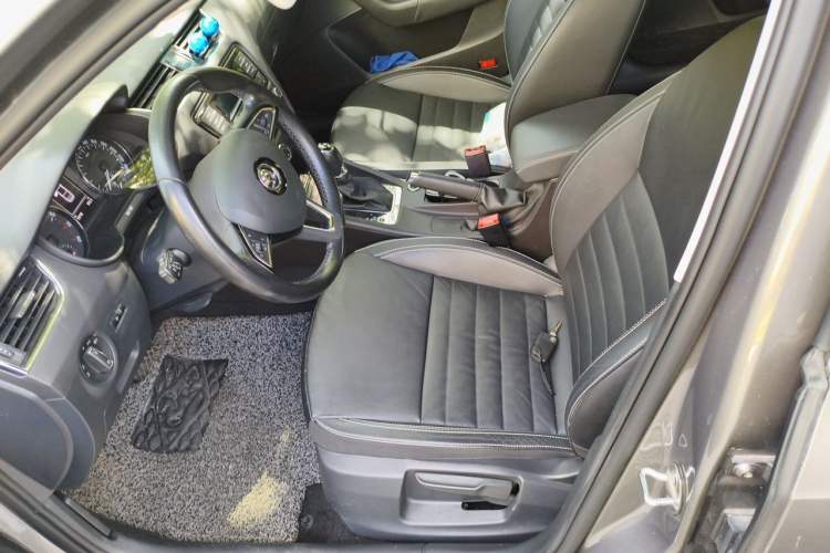 Used Skoda Octavia 2017 1.6L Automatic Smart Drive Edition Left Front Seat