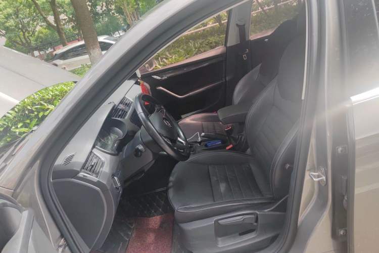 Used Skoda Octavia 2017 1.6L Automatic Smart Drive Edition Left Front Seat