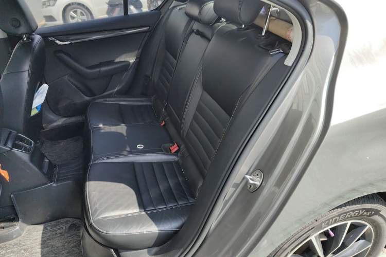 Used Skoda Octavia 2017 1.6L Automatic Smart Drive Edition Left Rear Seat