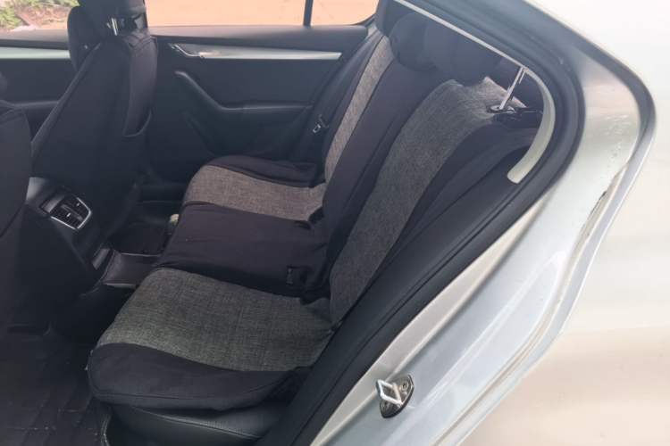 Used Skoda Octavia 2017 1.6L Automatic Chuanxing Edition Left Rear Seat