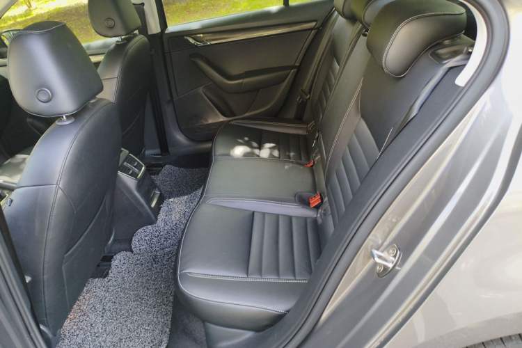 Used Skoda Octavia 2017 1.6L Automatic Smart Drive Edition Left Rear Seat