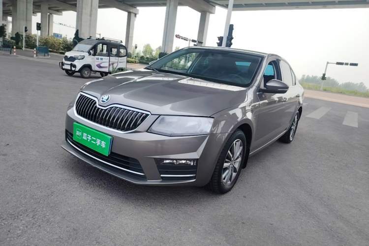 Used Skoda Octavia 2017 Classic Model 1.6L Automatic Comfort Edition Guazi used car, China used car export, Used car for sale, Used  cars, Cheapest cars for sale