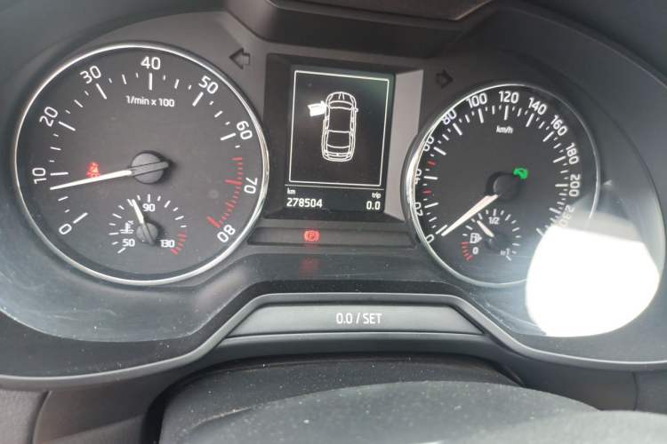 Used Skoda Octavia 2017 TSI280 DSG Smart Drive Edition Odometer Close Up